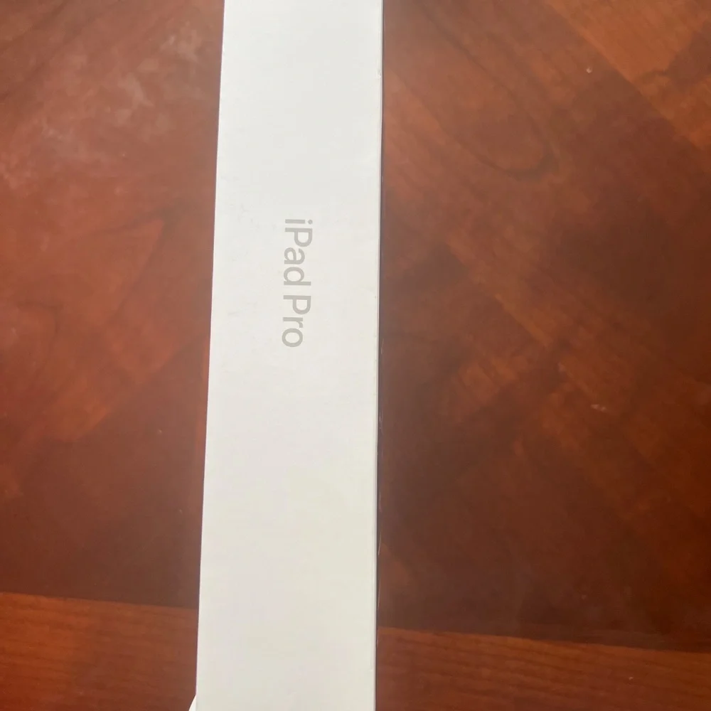 BUNDLE - EUC iPad Pro & Magic Keyboard